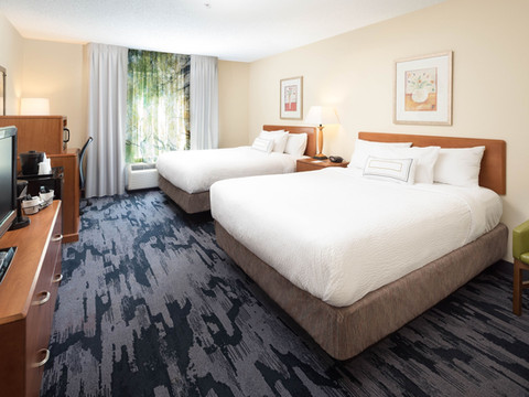 南波士顿万枫酒店及套房