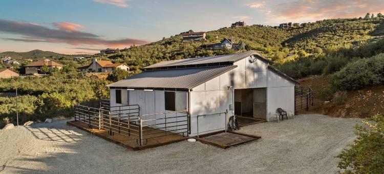 新豪华普雷斯科特猞猁B B 4k平方英尺，可住22人(New Luxury Prescott Lynx B B 4k ft2 Sleeps 22)图片