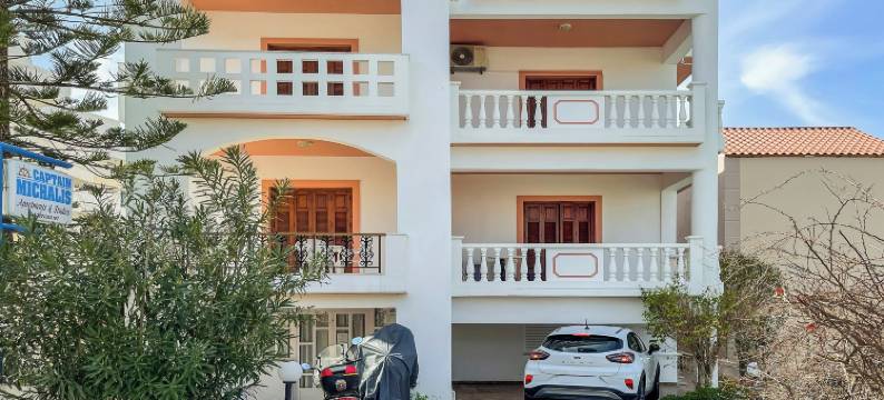 米哈利斯船长公寓 - 距卡拉马基海滩750米(Captain Michalis Apartments - 750m from Kalamaki Beach)图片