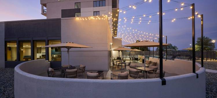 恩格尔伍德百年机场福朋喜来登酒店(Four Points by Sheraton Englewood Centennial Airport)图片