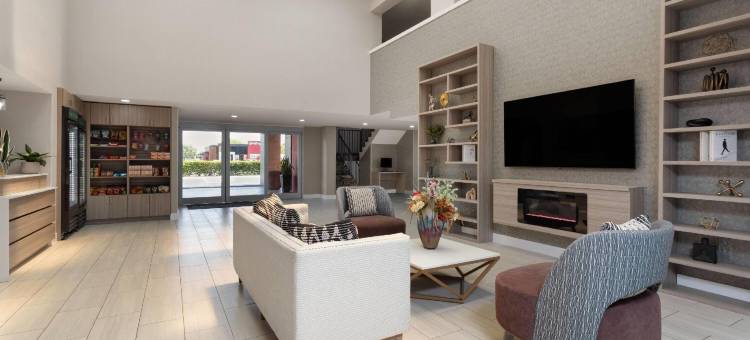 劳德代尔堡赛普拉斯Cr拉昆塔温德姆套房酒店(La Quinta Inn & Suites by Wyndham Ft Lauderdale Cypress Cr)图片