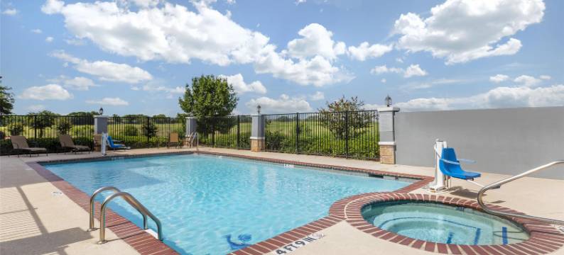 沃思堡福里斯特希尔贝斯特韦斯特优质套房酒店(Best Western Plus Fort Worth Forest Hill Inn  Suites)图片