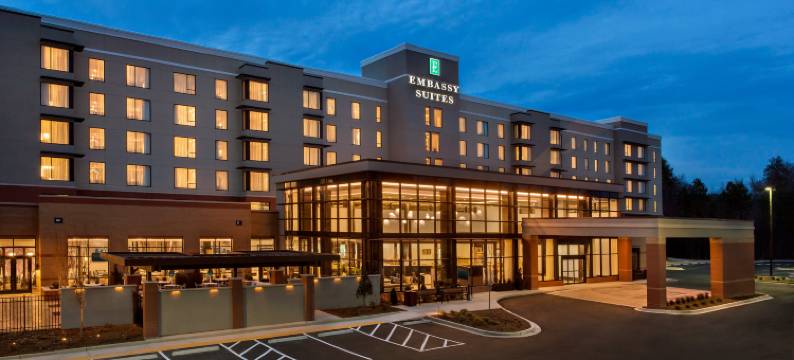 希尔顿亚特兰大东北-格温内特糖山大使套房酒店(Embassy Suites by Hilton Atlanta NE - Gwinnett Sugarloaf)图片