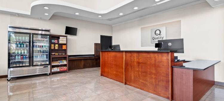 品质酒店及套房-热带风情球场(Quality Inn & Suites at Tropicana Field)图片