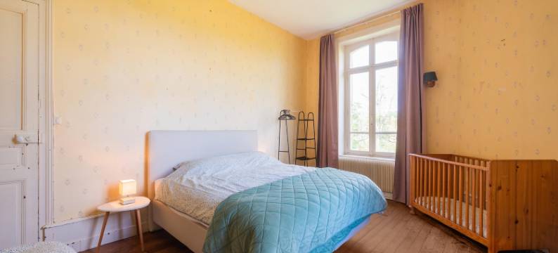 Holiday home adjoining a château.图片