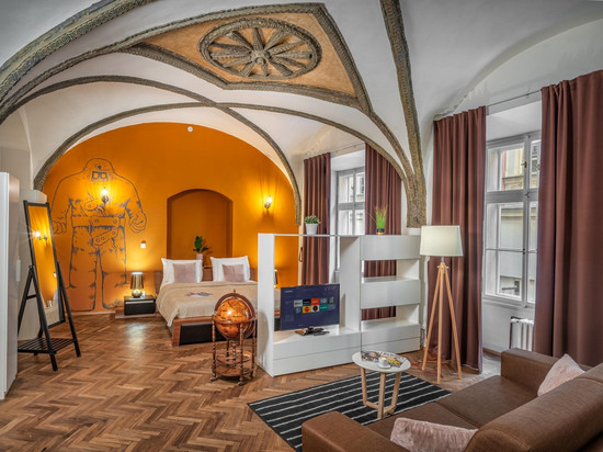 7个故事公寓由Adrez Living