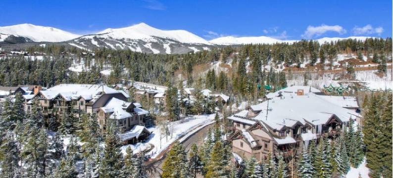 Luxury Breck Condo • Ski-in/Gondola-Out Access & Resort Pool View图片