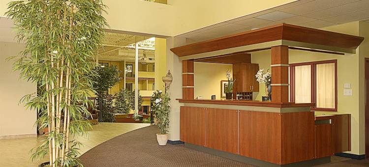 布兰维尔戴斯酒店及会议中心(Days Inn by Wyndham Blainville Conference Centre)图片