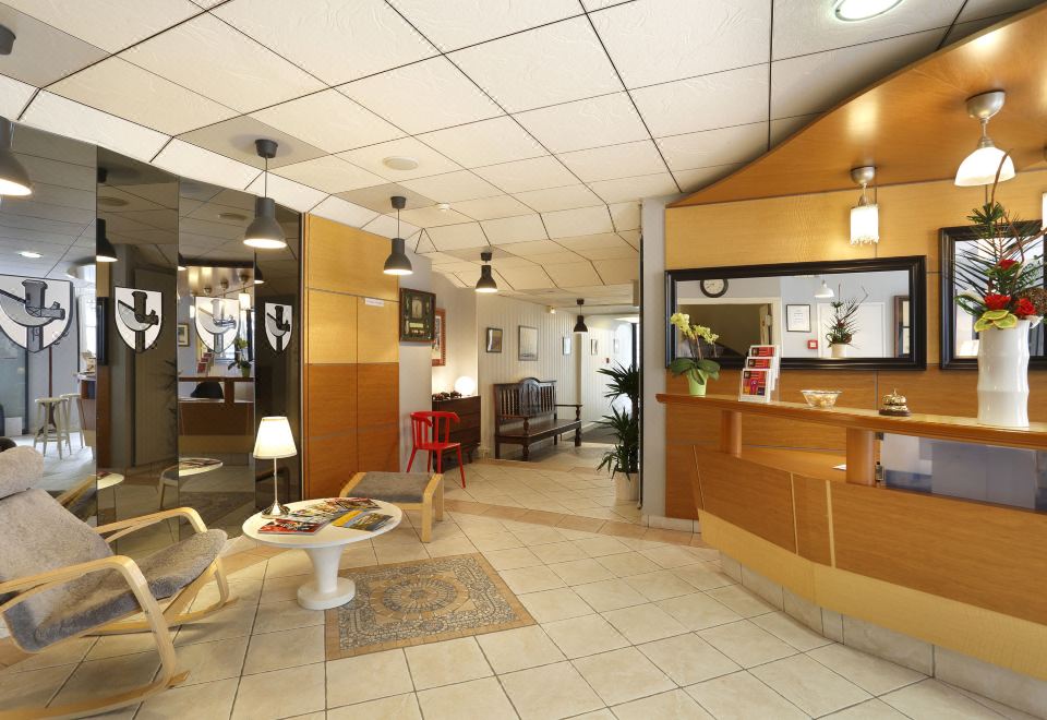 Hôtel le Roncevaux Hotel Overview