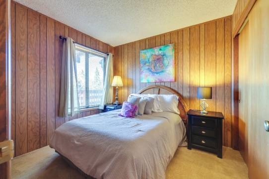 草莓镇屋:步行到莱兰雪橇游乐场!(Strawberry Townhouse Walk to Leland Snowplay!)