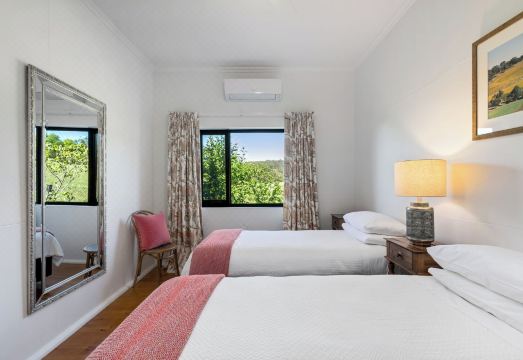 Esto House Hotel Overview