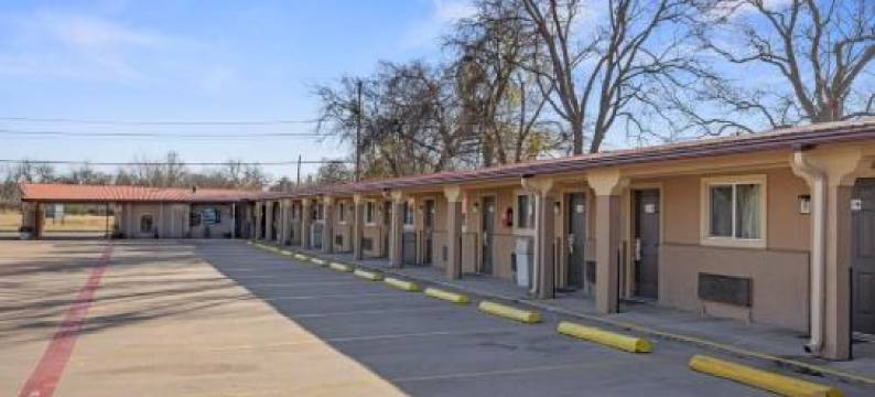 Capital O 克莱本 TX 的 Western Inn(Western Inn by Capital O Cleburne TX)图片