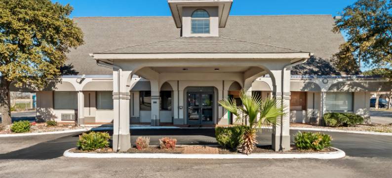 弗罗斯特银行中心附近圣安东尼奥骑士酒店(Knights Inn San Antonio Near at&T Center)图片