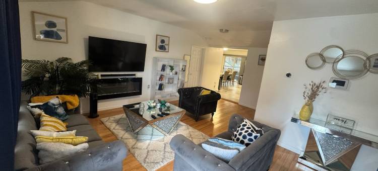 靠近一切的宽敞三卧室家庭住宅(Spacious 3BR Family Home Near Everything)图片