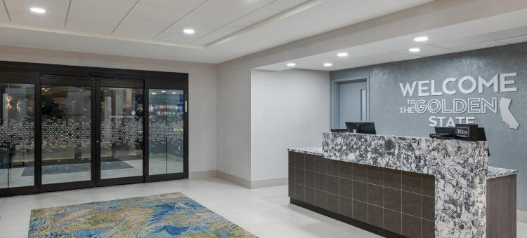 奥克兰机场阿拉梅达欢朋套房酒店(Hampton Inn & Suites Oakland Airport-Alameda)图片
