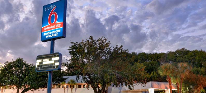 佛罗里达杰克逊维尔 - 贝梅多斯 6 号公寓酒店(Studio 6 Extended Stay - Jacksonville, FL - Baymeadows)图片