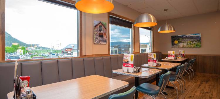 桑德曼威廉斯莱克套房酒店(Sandman Hotel & Suites Williams Lake)图片