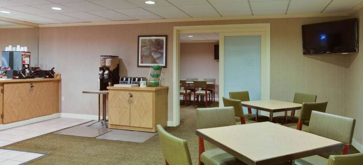 莱克兰东拉昆塔温德姆套房酒店(La Quinta Inn & Suites by Wyndham Lakeland East)图片