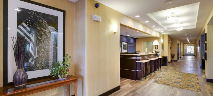 希尔顿欢朋酒店-哈里森(Hampton Inn Harrison)图片