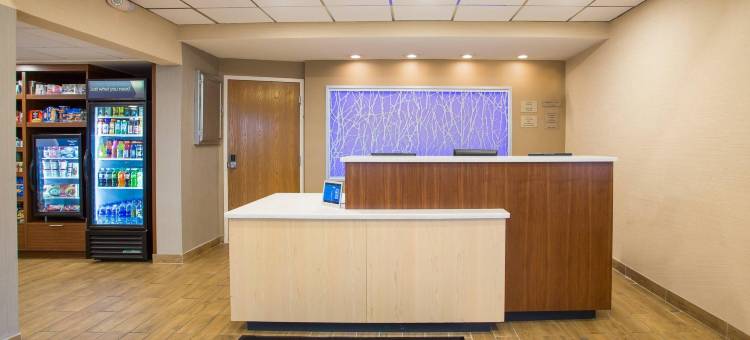 舒适酒店 - 戴达姆-波士顿大都会西区(Comfort Inn - Dedham-Boston MetroWest)图片