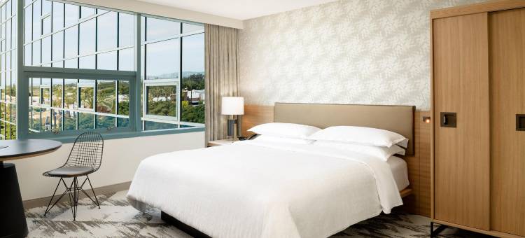 塞里托斯喜来登酒店(Sheraton Cerritos)图片