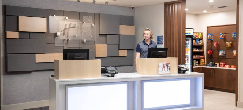 迈尔斯堡海滩-萨尼贝尔门户洲际智选假日套房酒店(Holiday Inn Express & Suites FT MYERS BEACH-SANIBEL GATEWAY by IHG)图片