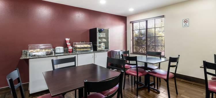 红顶酒店-默夫里斯伯勒(Red Roof Inn Murfreesboro)图片