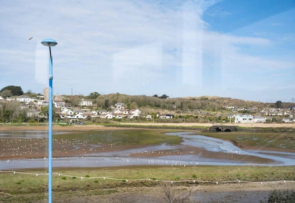 Luxurious 2 Bedroom Apartment with Estuary View Hotel Overview