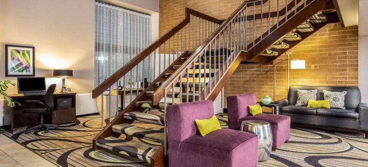 奥什科什拉昆塔温德姆酒店(La Quinta Inn by Wyndham Oshkosh)图片