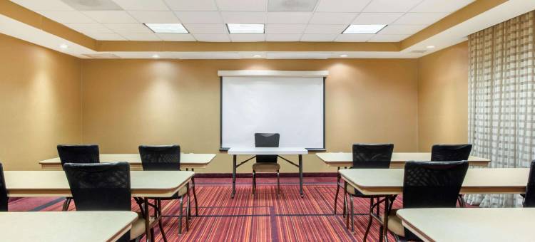 罗利卡瑞拉昆塔温德姆套房酒店(La Quinta Inn & Suites by Wyndham Raleigh Cary)图片