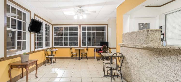 桑蒂速8酒店(Super 8 by Wyndham Santee)图片