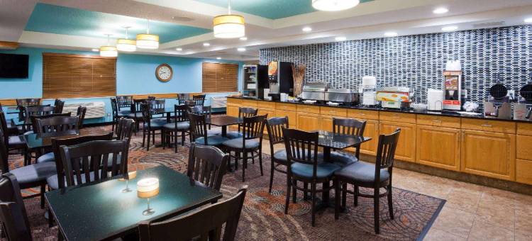 沙科皮和坎特伯雷公园AmericInn酒店(AmericInn by Wyndham Shakopee Near Canterbury Park)图片