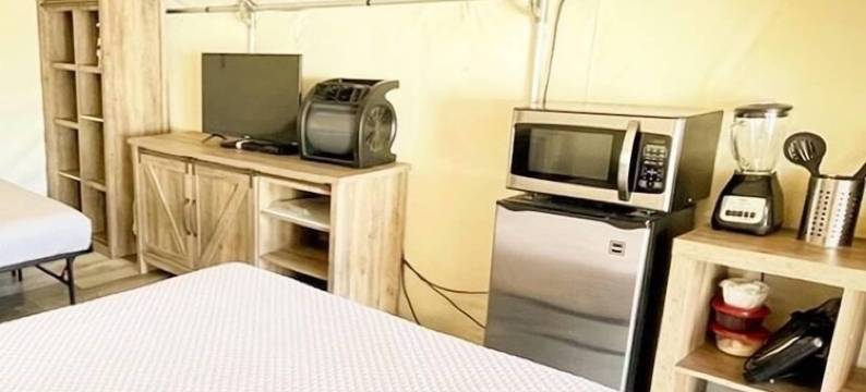 儿子的河沿牧场帐篷小木屋40(Son's River Ranch Glamping Cabin 40)图片