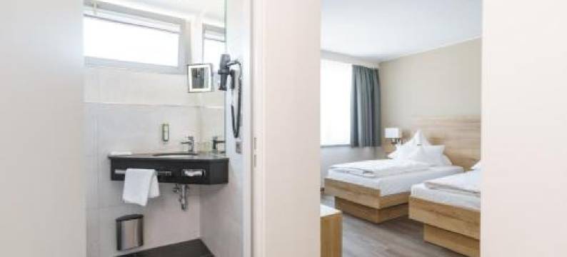 伽纳弗斯豪斯酒店(Hotel Forsthaus Grüna Betreibergesellschaft Mbh)图片