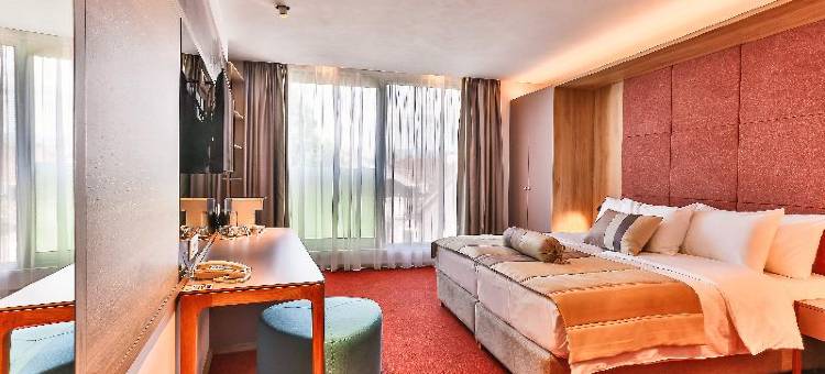 Carine Hotel Centar图片