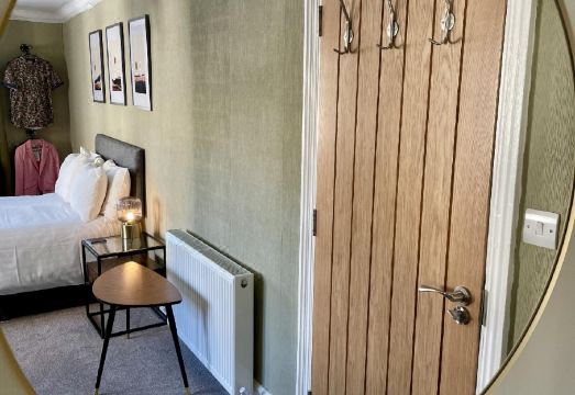 Lacet House Hotel Overview