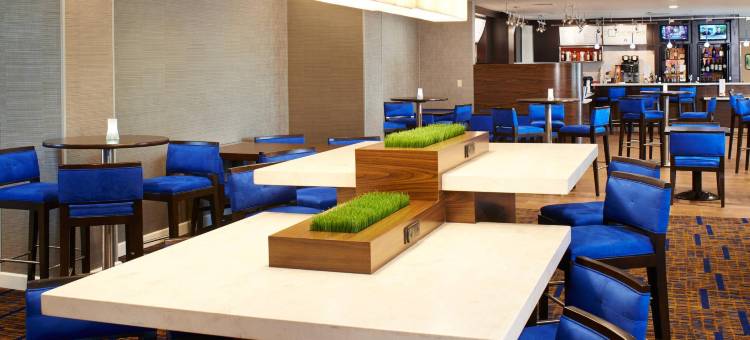 奥佛兰公园堪萨斯城/会展中心万怡酒店(Courtyard Kansas City Overland Park/Convention Center)图片