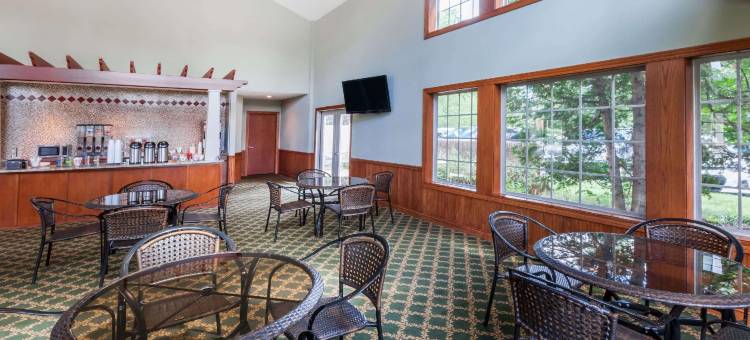 特拉弗斯市豪生酒店(Howard Johnson by Wyndham Traverse City)图片