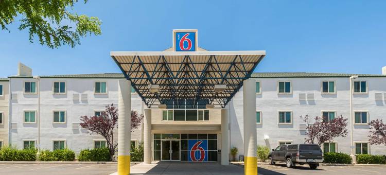 锡达城6号汽车旅馆(Cedar City, UT)图片