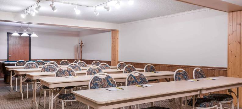 巴克斯特-布雷纳德地区速8酒店(Super 8 by Wyndham Baxter/Brainerd Area)图片