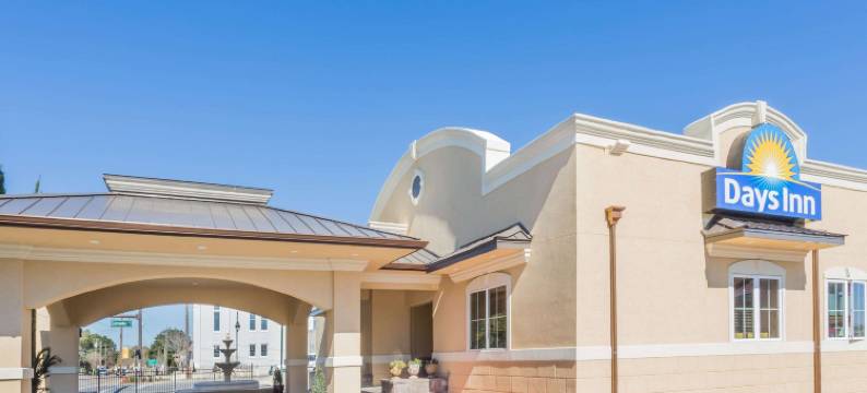 彭萨科拉-历史市中心戴斯酒店(Days Inn by Wyndham Pensacola - Historic Downtown)图片