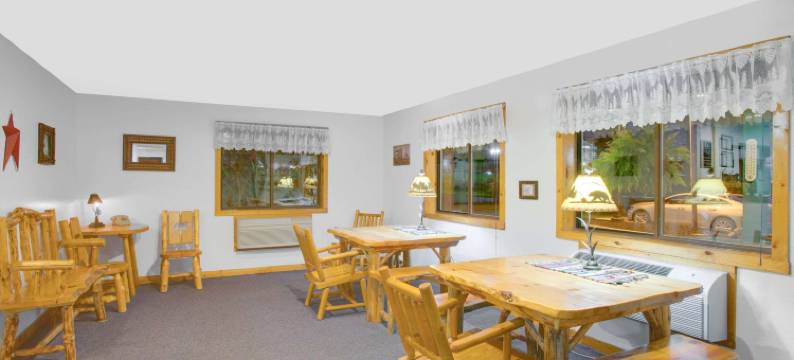 乔治湖-沃伦斯堡地区温德姆速8酒店(Super 8 by Wyndham Lake George/Warrensburg Area)图片