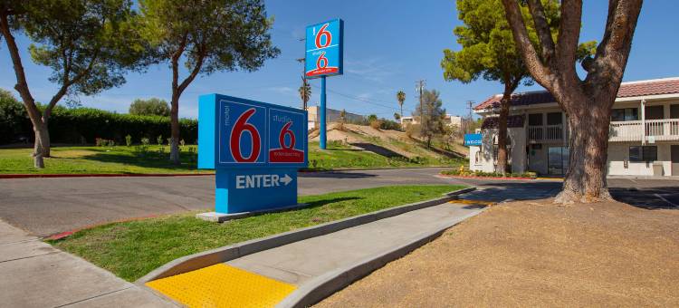 巴斯托6号汽车旅馆(Motel 6 Barstow, CA)图片