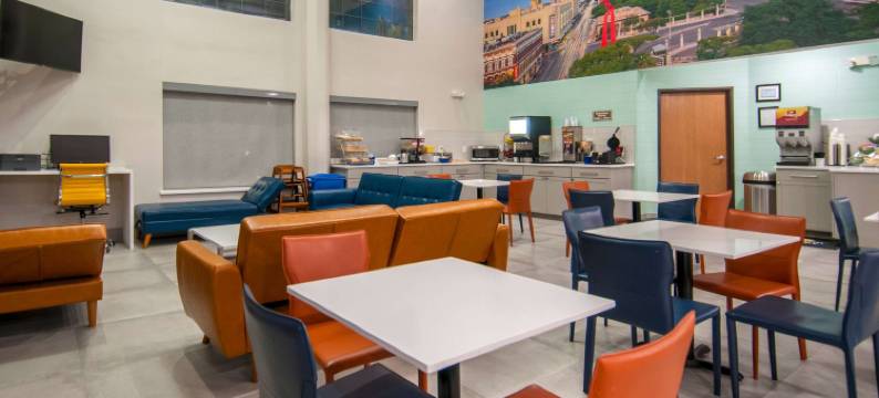 圣安东尼奥北斯通奥克戴斯套房酒店(Days Inn & Suites by Wyndham San Antonio North/Stone Oak)图片