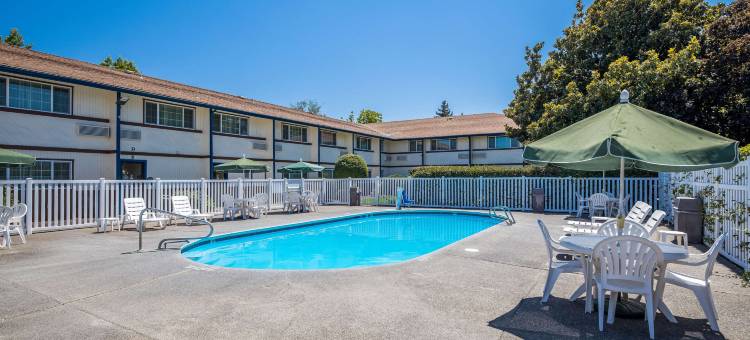 梅德福机场品质套房酒店(Quality Inn & Suites Medford Airport)图片