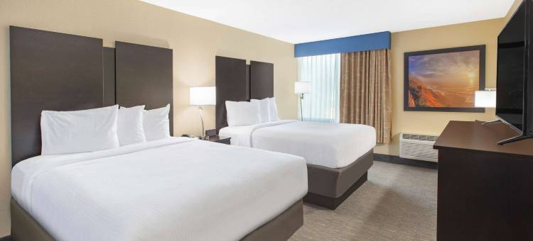 大大急流城市中心戴斯套房酒店(Days Inn & Suites by Wyndham Grand Rapids Near Downtown)图片