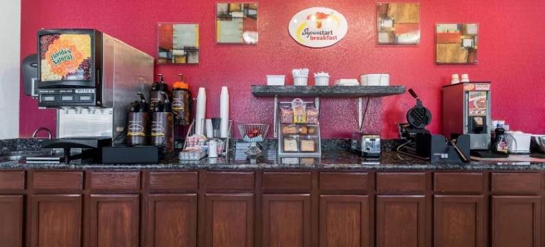 韦科-购物中心区温德姆速8酒店(Super 8 by Wyndham Waco/Mall Area TX)图片