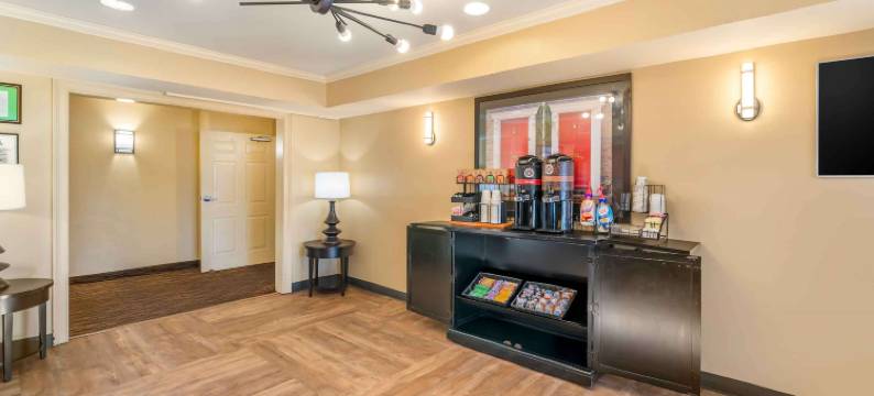 切萨皮克-丘奇兰大道-长住美国精选套房酒店(Extended Stay America Select Suites - Chesapeake - Churchland Blvd)图片