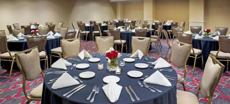 普莱恩维尤贝斯特韦斯特精品酒店-长岛(Best Western Premier Plainview-Long Island Hotel)图片