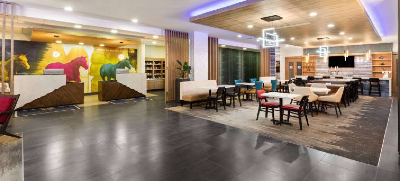 埃尔帕索东部375号环线拉昆塔温德姆酒店及套房(La Quinta Inn & Suites by Wyndham El Paso East Loop-375)图片